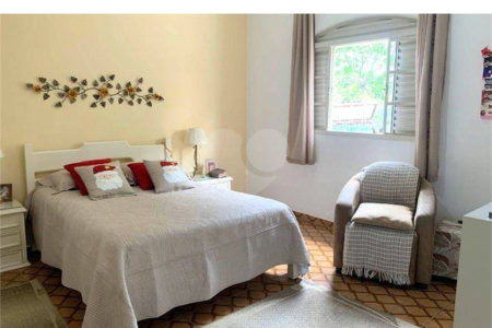 Casa à venda com 3 quartos no condomínio Recanto Florido, Vinhedo - SP