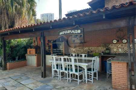 Sobrado à venda com 5 quartos, sendo 3 suítes, em Jardim Marajoara, São Paulo, SP