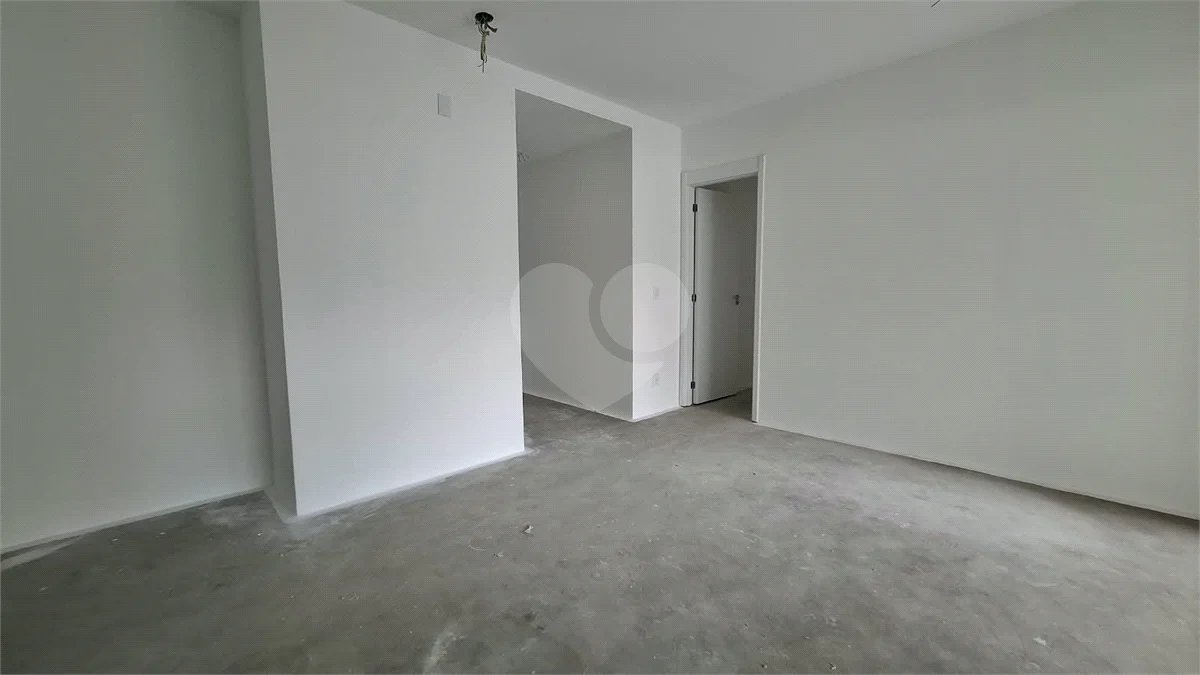 Apartamento à venda com 3 suítes em Vila Pirajussara, São Paulo, SP