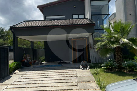 Casa à venda com 4 suítes no condomínio Veneza, Mogi das Cruzes - SP