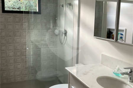 Casa à venda com 4 quartos, sendo 3 suítes,  no condomínio Vale da Santa Fé, Vinhedo - SP