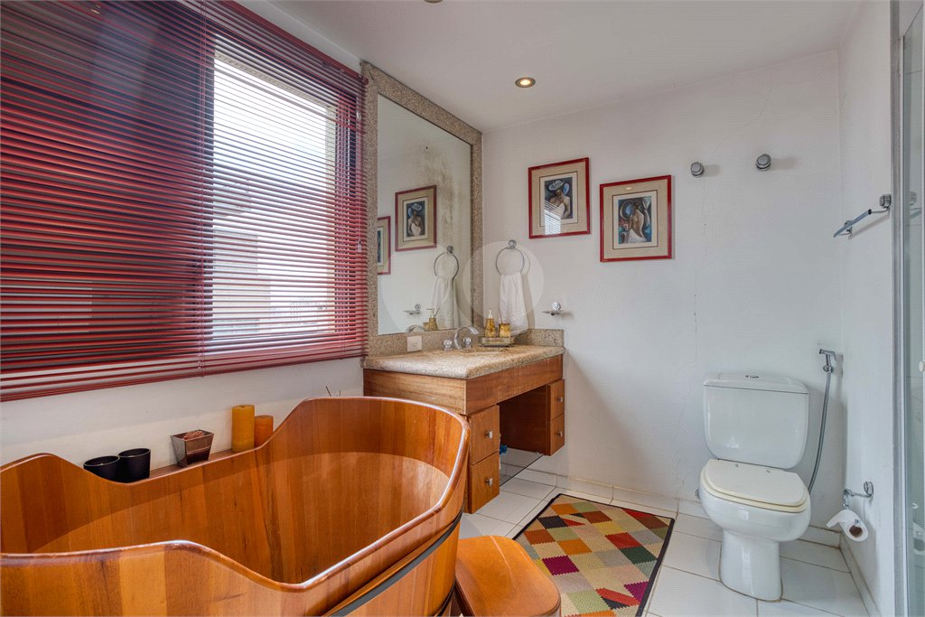 Cobertura à venda com 4 quartos, sendo 1 suíte,  em Vila Clementino, São Paulo, SP
