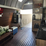 Casa à venda com 4 quartos, sendo 2 suítes, no condomínio Residencial Jardim das Palmeiras, Vinhedo - SP