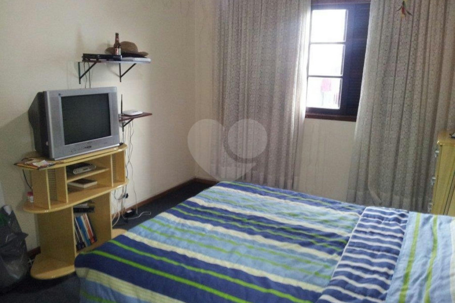 Sobrado à venda com 3 quartos, sendo 1 suíte, em Vila Mazzei, São Paulo, SP