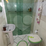 Sobrado à venda com 4 quartos, sendo 3 suítes, em Parque São Domingos, São Paulo, SP