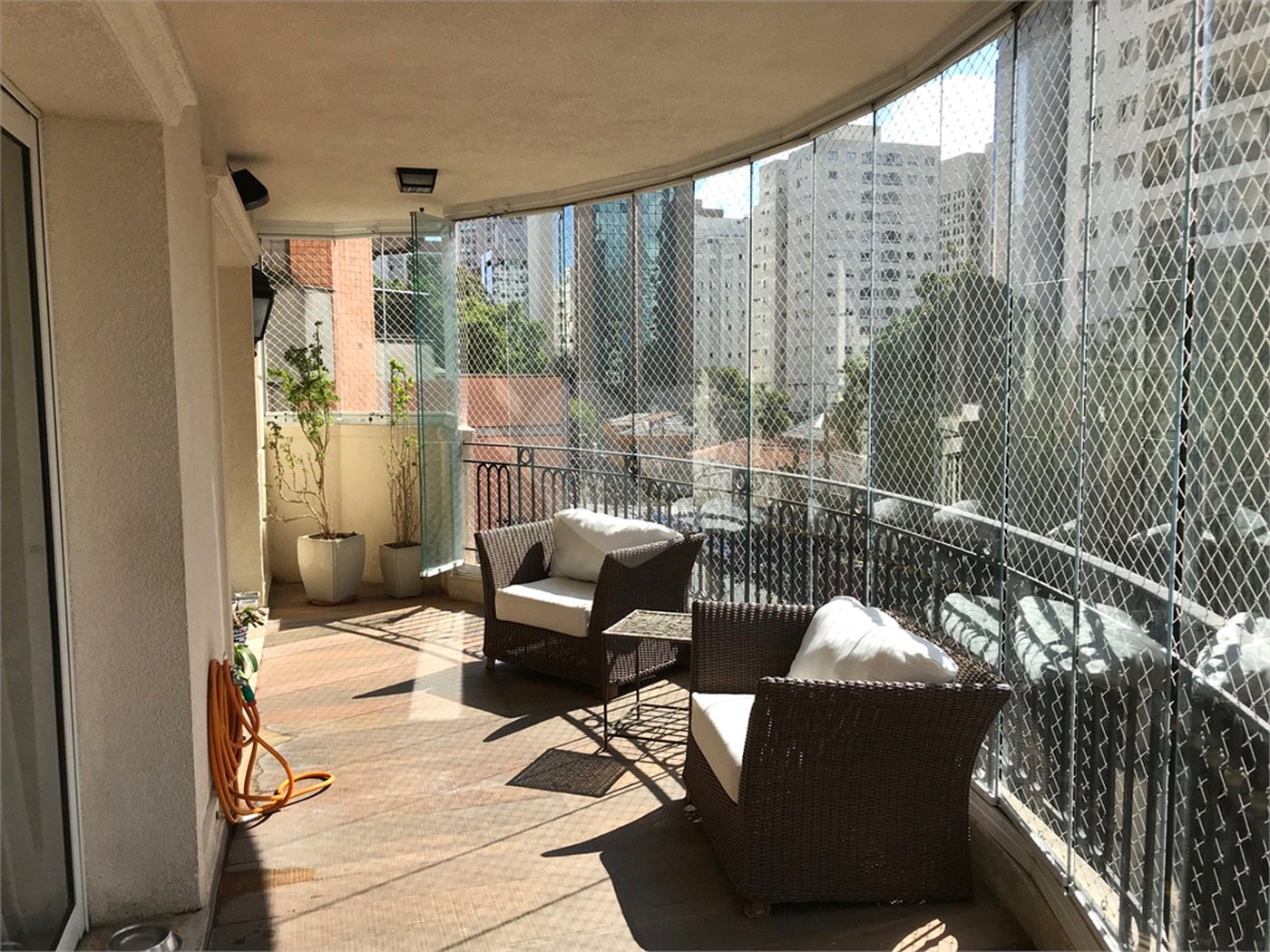 Apartamento para alugar com 3 suítes em Itaim Bibi, São Paulo, SP