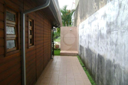 Casa à venda com 3 quartos, sendo 1 suíte, no condomínio Estância Marambaia, Vinhedo - SP
