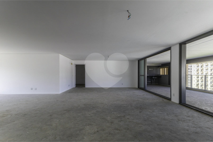Apartamento à venda com 4 quartos, sendo 3 suítes, em Perdizes, São Paulo, SP