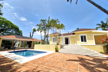 Casa à venda com 4 suítes no condomínio Chácara Flora, São Paulo - SP