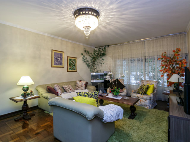 Sobrado à venda com 3 quartos, sendo 1 suíte,  em Vila Mascote, São Paulo, SP