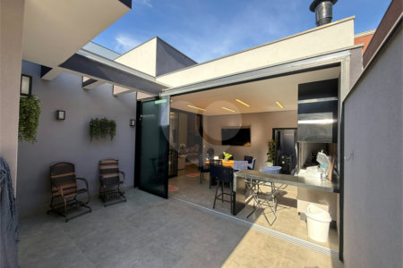 Casa à venda com 3 suítes no condomínio Costa das Areias, Salto - SP