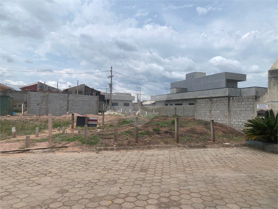 Casa em condomínio à venda com 3 quartos, sendo 1 suíte, em Jardim São Marcos, Bom Jesus dos Perdões, SP