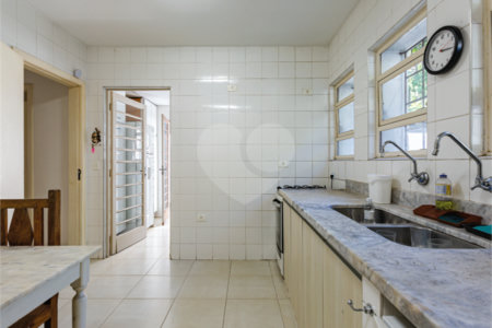 Casa à venda com 3 suítes em Alto de Pinheiros, São Paulo, SP