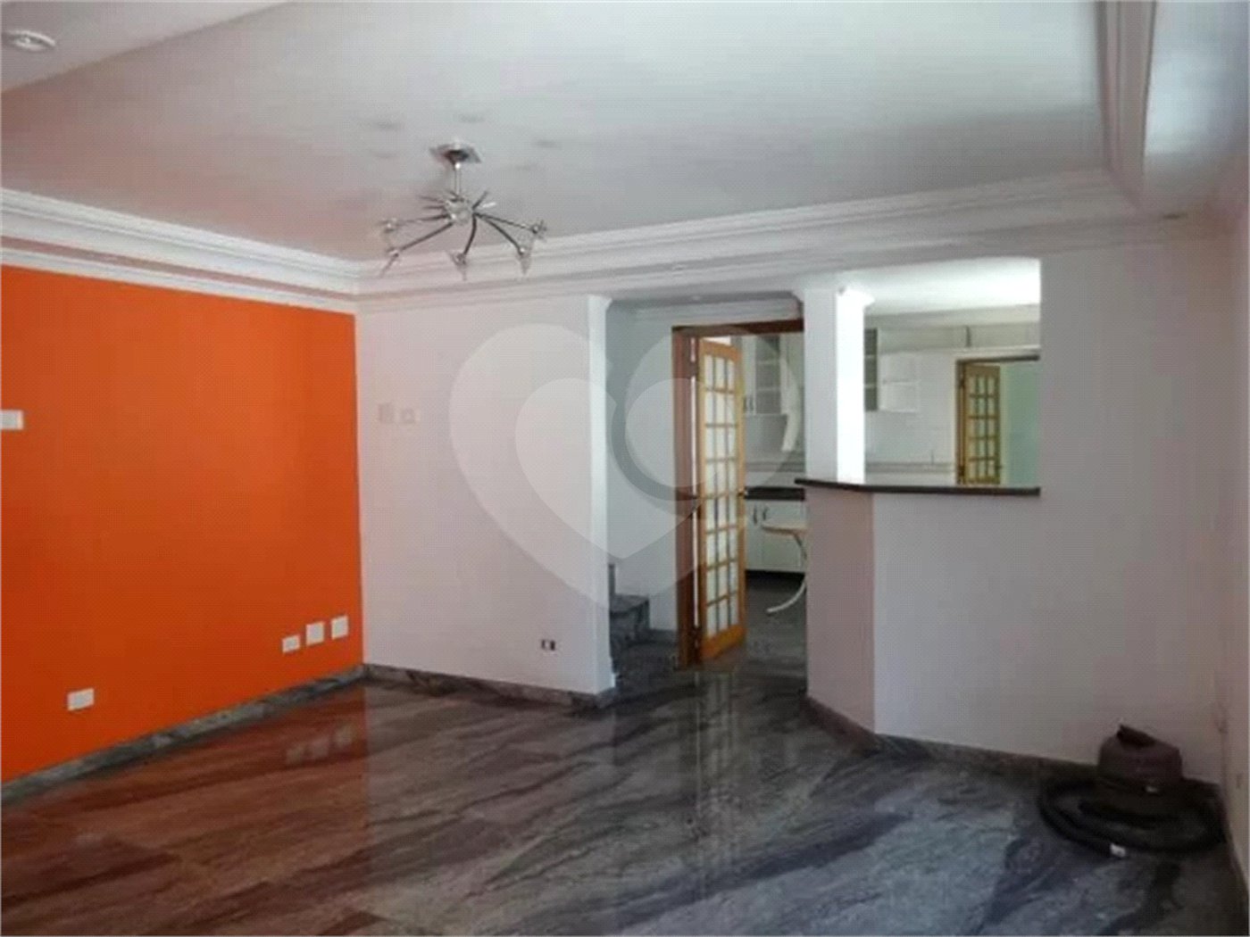 Casa à venda com 4 quartos, sendo 2 suítes, em Horto, São Paulo, SP
