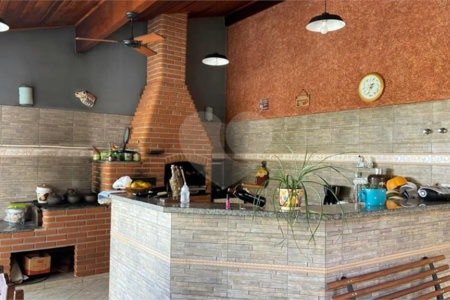 Casa à venda com 4 quartos, sendo 3 suítes, no condomínio Terras de Mont Serrat, Salto - SP
