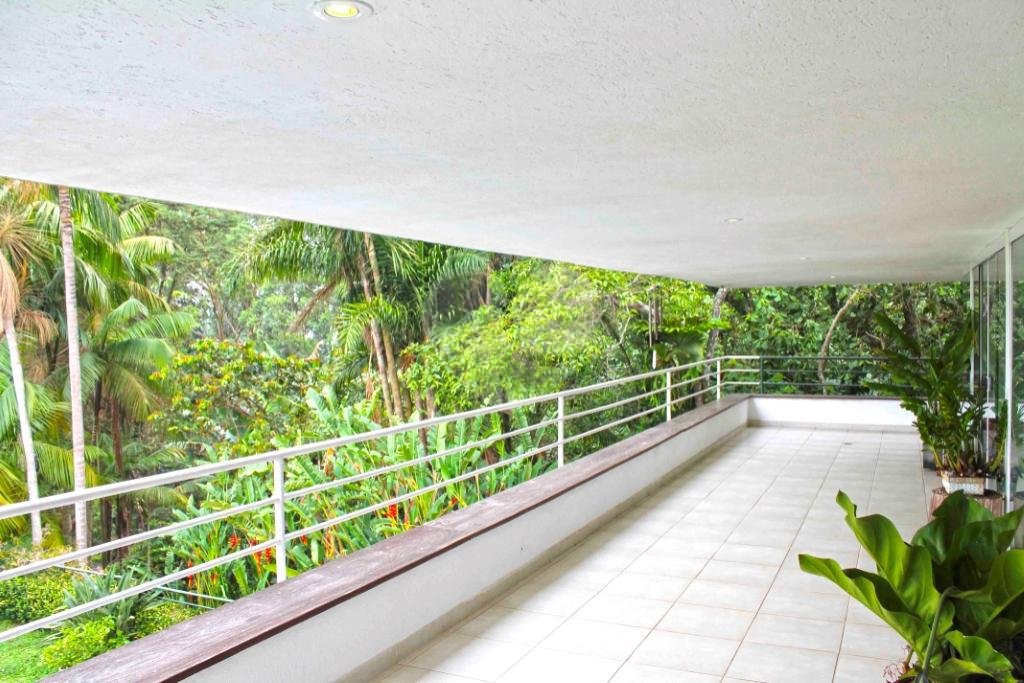 Casa à venda com 3 quartos, sendo 1 suíte, em Guarapiranga, São Paulo, SP