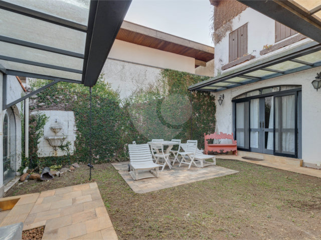 Casa Térrea à venda com 3 suítes em Granja Julieta, São Paulo, SP