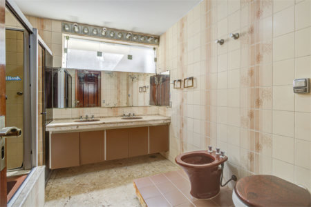Casa à venda com 5 quartos, sendo 3 suítes, em Alto da Boa Vista, São Paulo, SP
