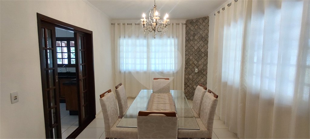 Casa à venda com 4 suítes no Centro, Extrema, MG