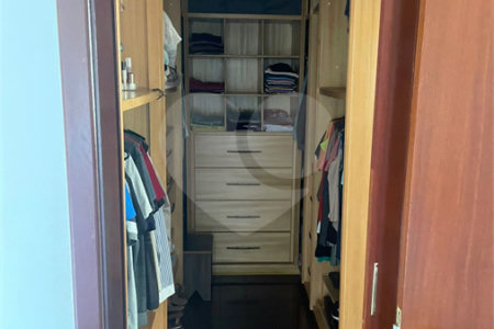 Sobrado à venda com 3 quartos, sendo 1 suíte, em Jardim Regina, Indaiatuba, SP