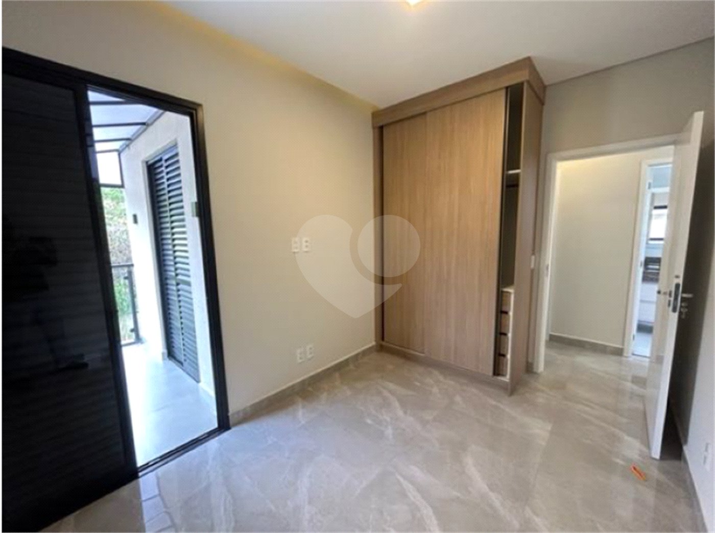 Casa à venda com 3 quartos, sendo 1 suíte, no condomínio Residencial Lagos D Icarai, Salto - SP