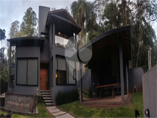 Casa à venda com 3 suítes no condomínio Sausalito, Mairiporã - SP