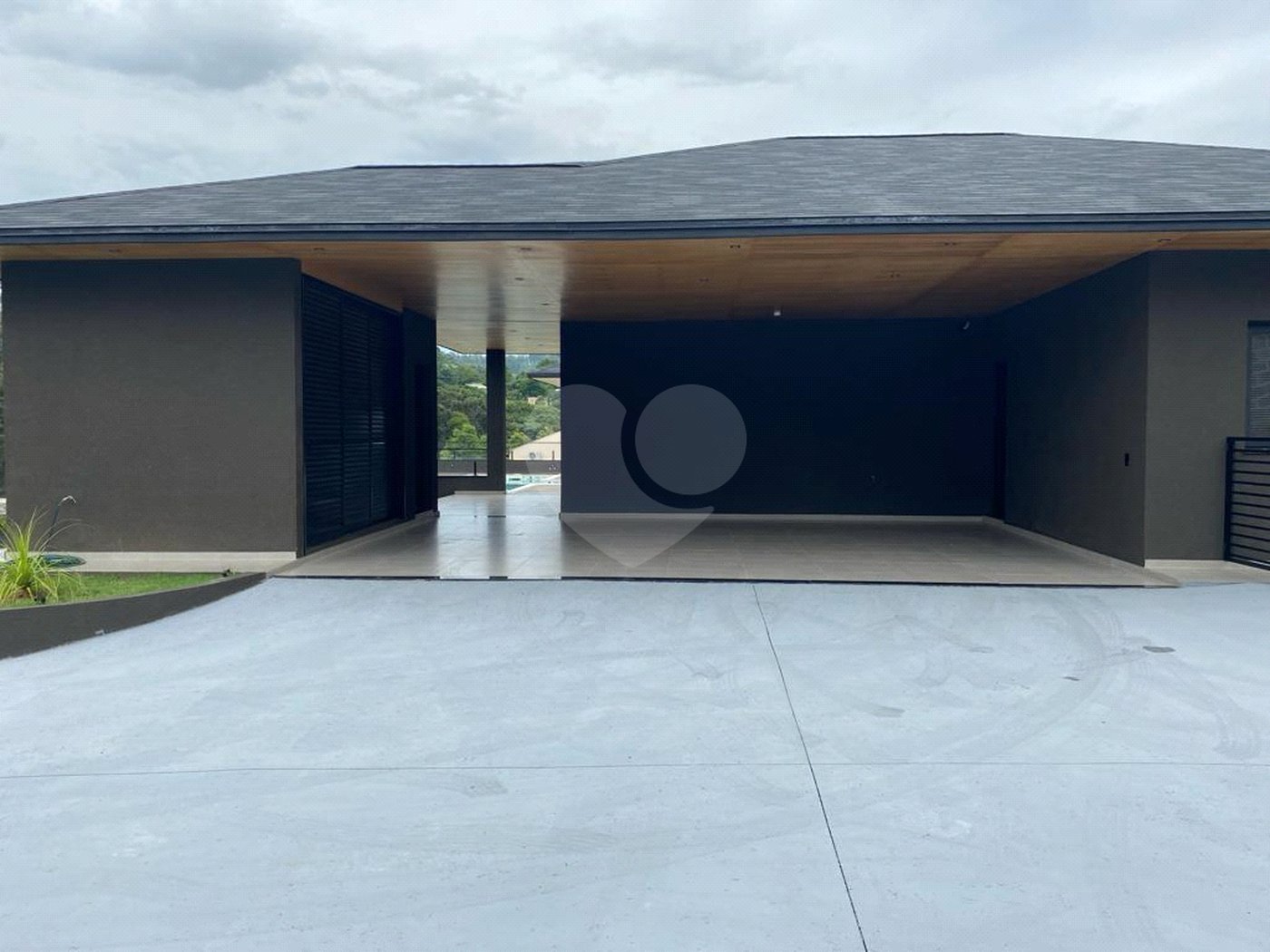 Casa à venda com 4 quartos, sendo 3 suítes,  no condomínio Jardim das Palmeiras, Bragança Paulista - SP