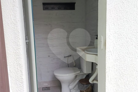 Casa à venda com 3 quartos, sendo 1 suíte, no condomínio Paraíso Classe A, Rio de Janeiro - RJ
