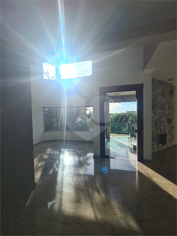 Casa à venda com 4 quartos, sendo 2 suítes, no condomínio Bosque de Grevilea, Vinhedo - SP
