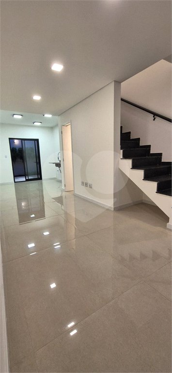 Sobrado à venda com 2 quartos, sendo 1 suíte,  em Vila Paiva, São Paulo, SP