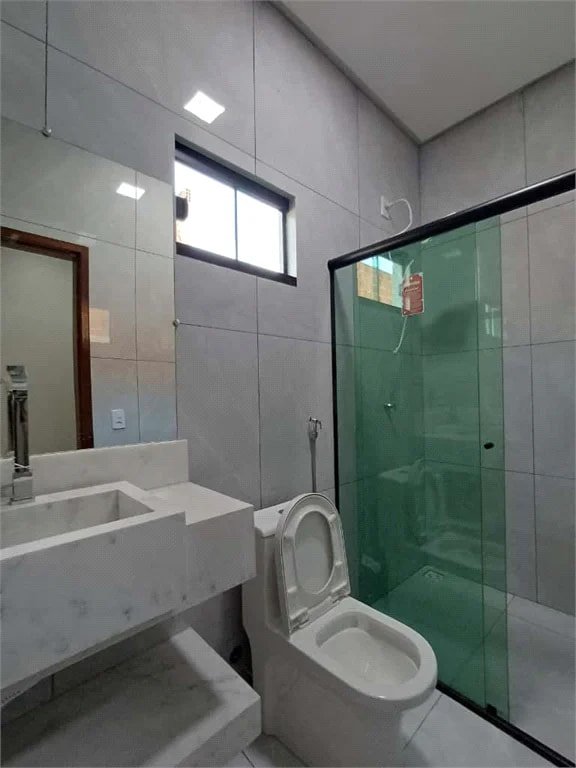Casa à venda ou para alugar com 3 quartos, sendo 1 suíte,  em Monte Carlo, Balsas, MA