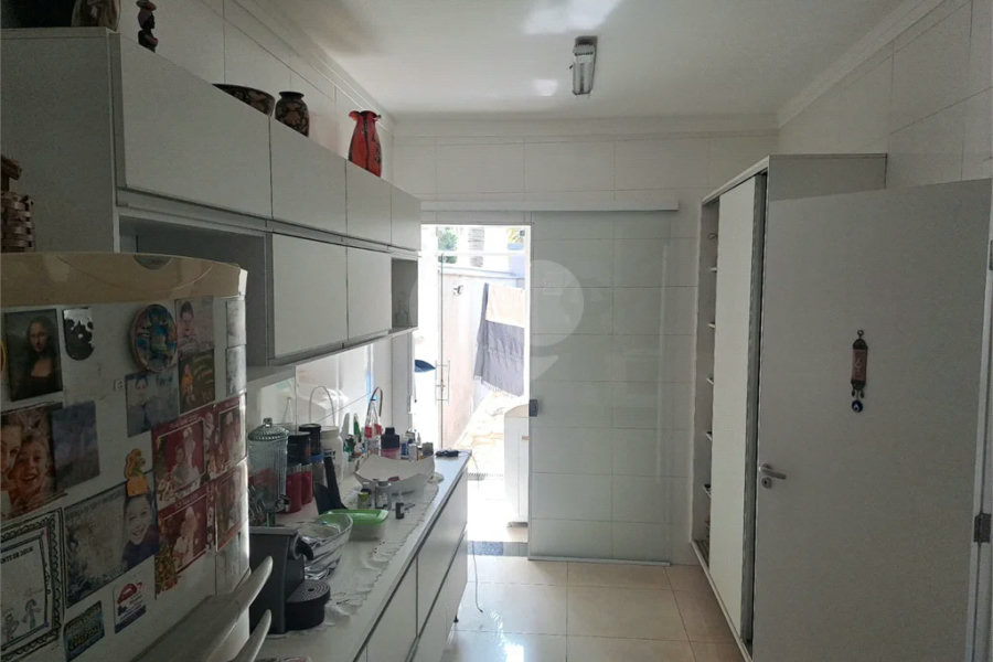 Linda Casa 3 dormitórios com piscina - R$ 950.000,00