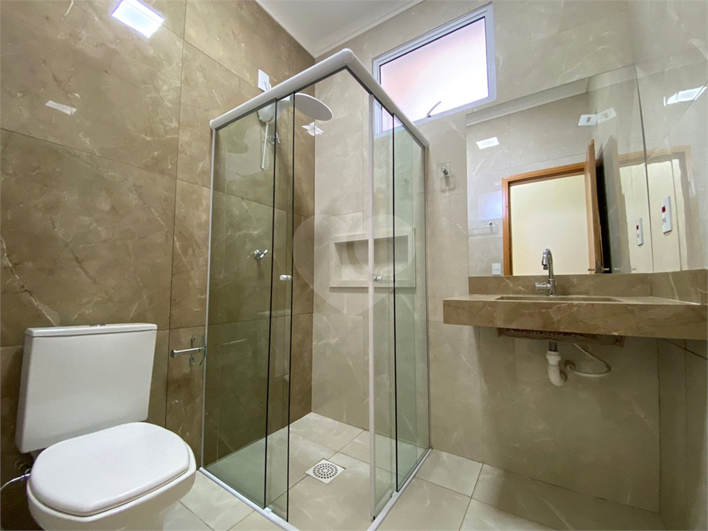 Casa térrea com piscina para venda no Residencial Arcoville