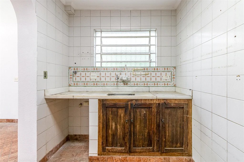 PACAEMBU COM LINDO QUINTAL /ACEITA APTO NA REGIAO ATÉ 40%