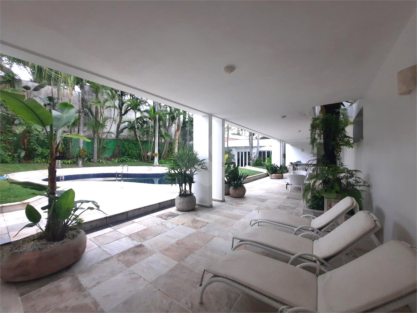 Casa para alugar com 4 quartos, sendo 2 suítes,  em Alto da Boa Vista, São Paulo, SP