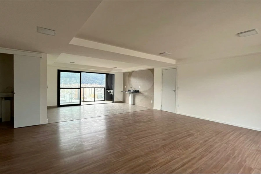 Apartamento à venda com 3 quartos, sendo 3 suítes, no Centro, Poços de Caldas - MG