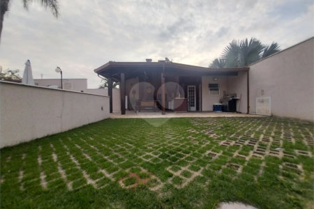 Casa Térrea Disponível para Locação e Venda no Condomínio Vilaggio Capriccio