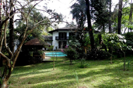 Sobrado à venda com 3 quartos, sendo 3 suítes, em Chácara São João, Carapicuíba - SP