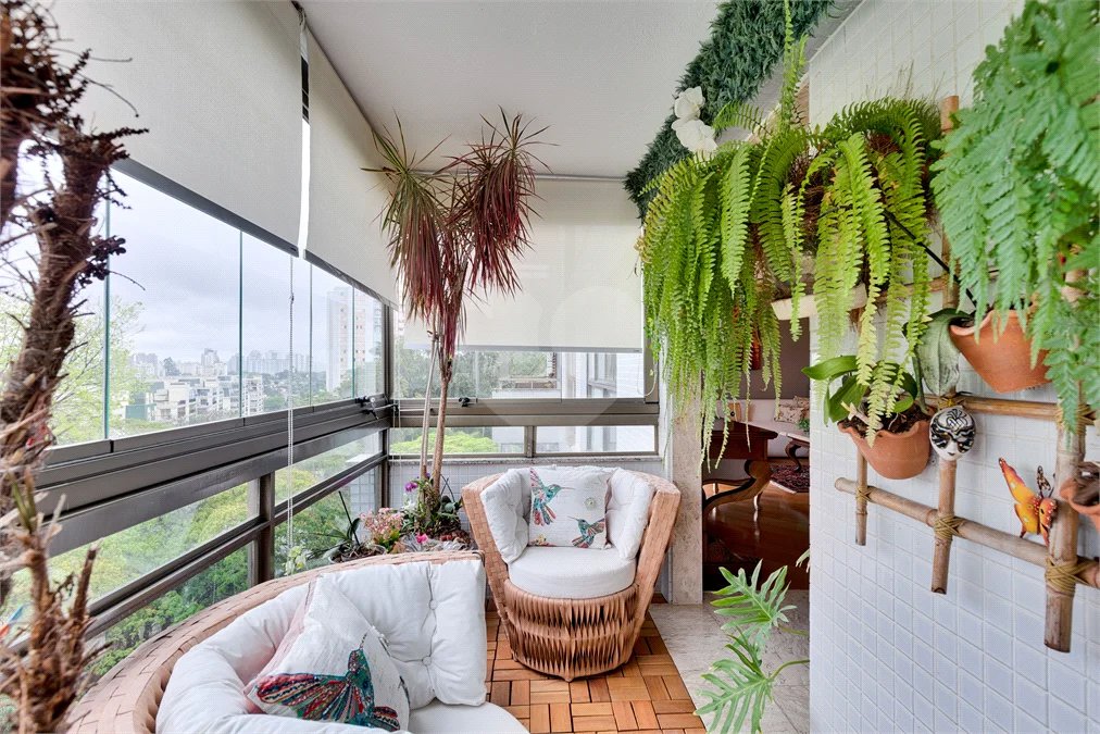 Apartamento à venda com 3 quartos, sendo 1 suíte, em Jardim Marajoara, São Paulo, SP