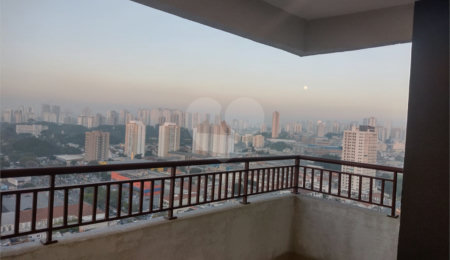 Apartamento à venda com 3 quartos, sendo 1 suíte,  em Mooca, São Paulo, SP