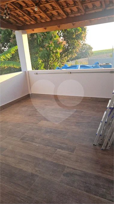 Indaiatuba- condominio Vale das Laranjeiras - Itaici - Terreno 3040,00 ms- construida 220ms - 3 dormitórios, sendo 2 suítes e uma suíte master com closet, além de uma sala ampla com 3 ambientes, Cozinha planejada,, campo de futebol/vôlei, Area de lazer com piscina, espaço gourmet com churrasque