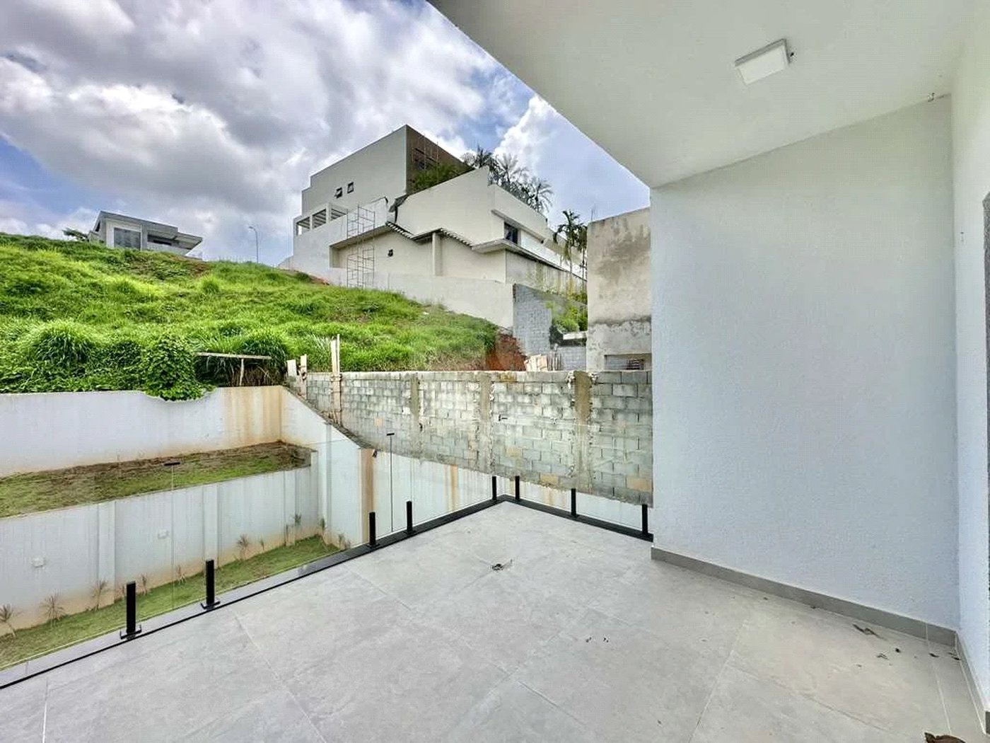 Casa em Cond. Vintage - Zero Km, 3 suítes, piscina, gourmet!