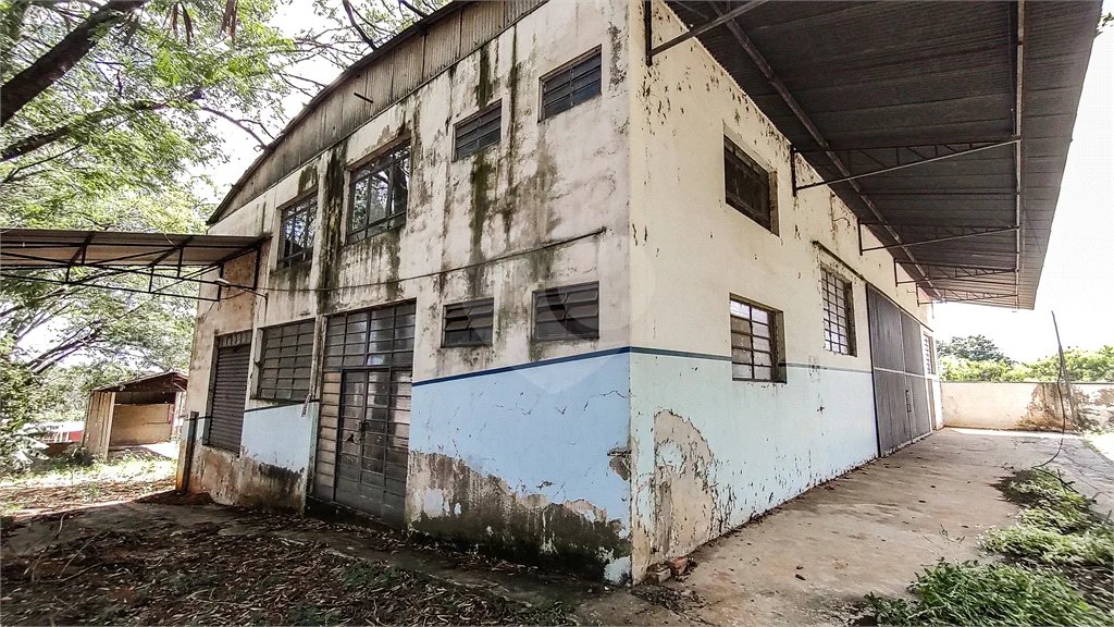 Barracão 700m² na entrada de São João da Boa Vista
