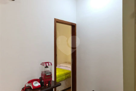 Casa à venda na Vila Esperança com 230m² 3 dormitórios 1 suíte 3 banheiros 3 vagas