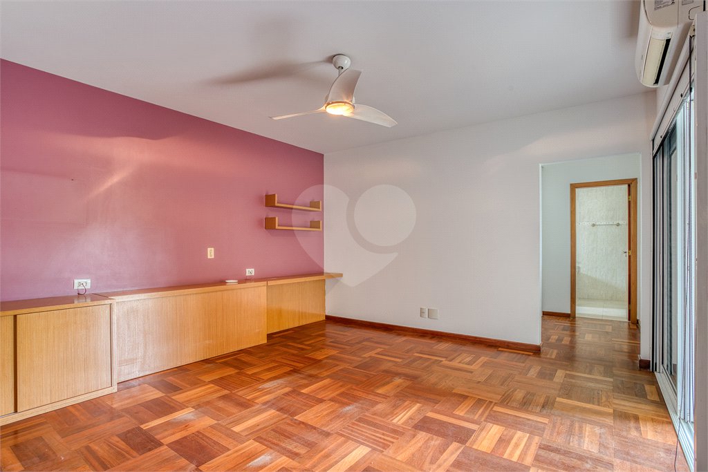 Casa à venda com 4 suítes em Chácara Monte Alegre, São Paulo, SP