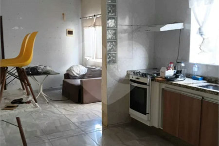 Casa térrea com 2 dormitórios à venda no Reneville, em Mairinque!