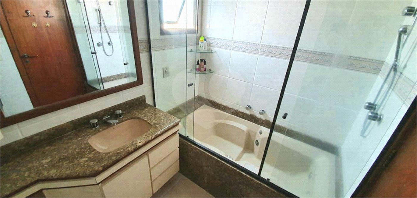 Apartamento à venda no Planalto Paulista de 147m² com 3 suítes e 3 vagas.
