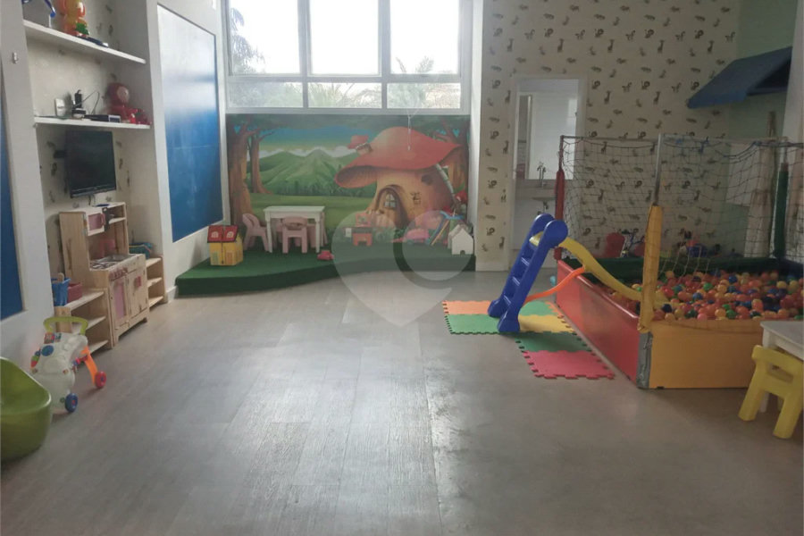 Apartamento 3 dormitórios, região do Campo Belo. Condomínio com laser completo.