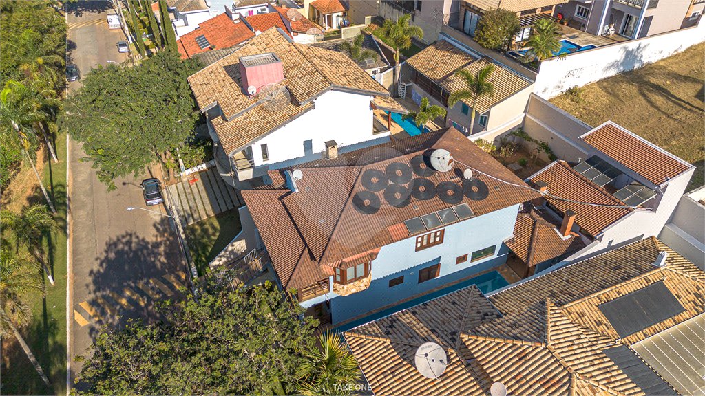 Belíssimo sobrado com piscina aquecida no Condomínio Villagio Capriccio - Louveira SP.