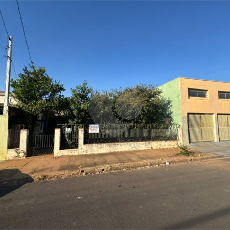 Terreno á venda na Vila Prado com 250m2, em São Carlos.